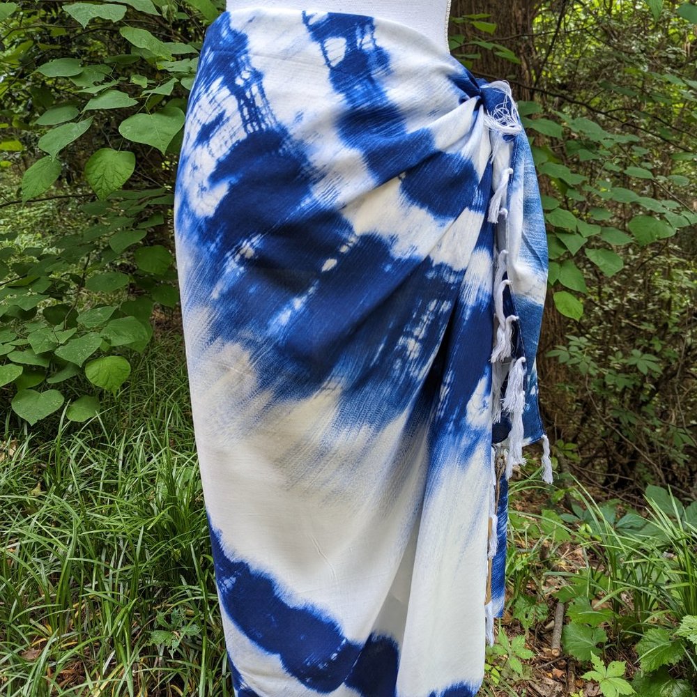 SOLEIL Pareo Wrap Swim Cover Up Sarong in Indigo Blue + White Tie Dye One Size - Picture 5 of 8